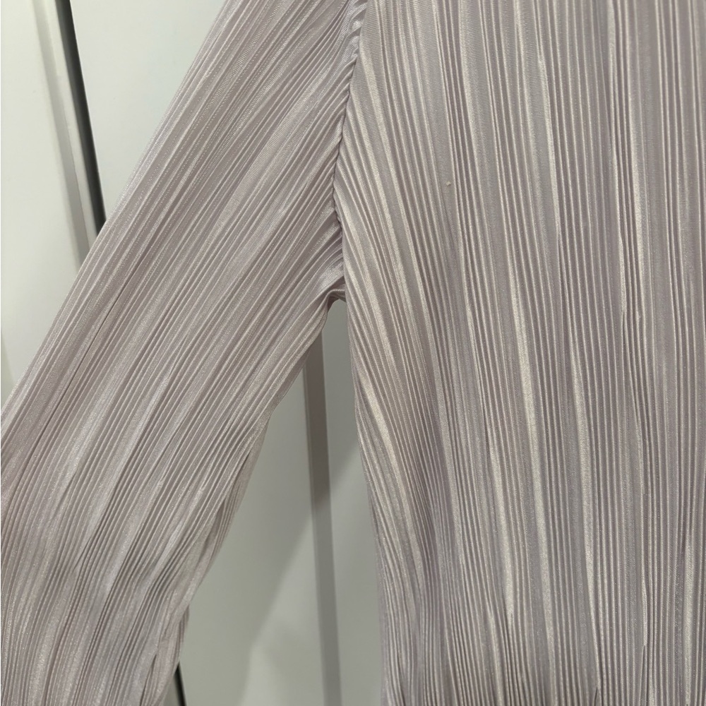 Anthropologie Grey Silver Sheer Plisse Long Sleeve Tie Front Top Size Small - Picture 7 of 13